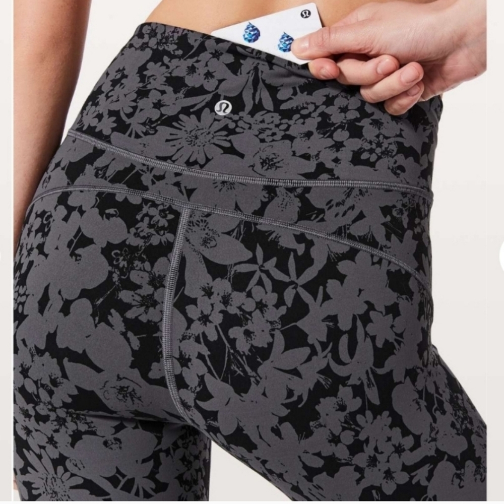 Lululemon In Movement Crop - Picture 2 of 9